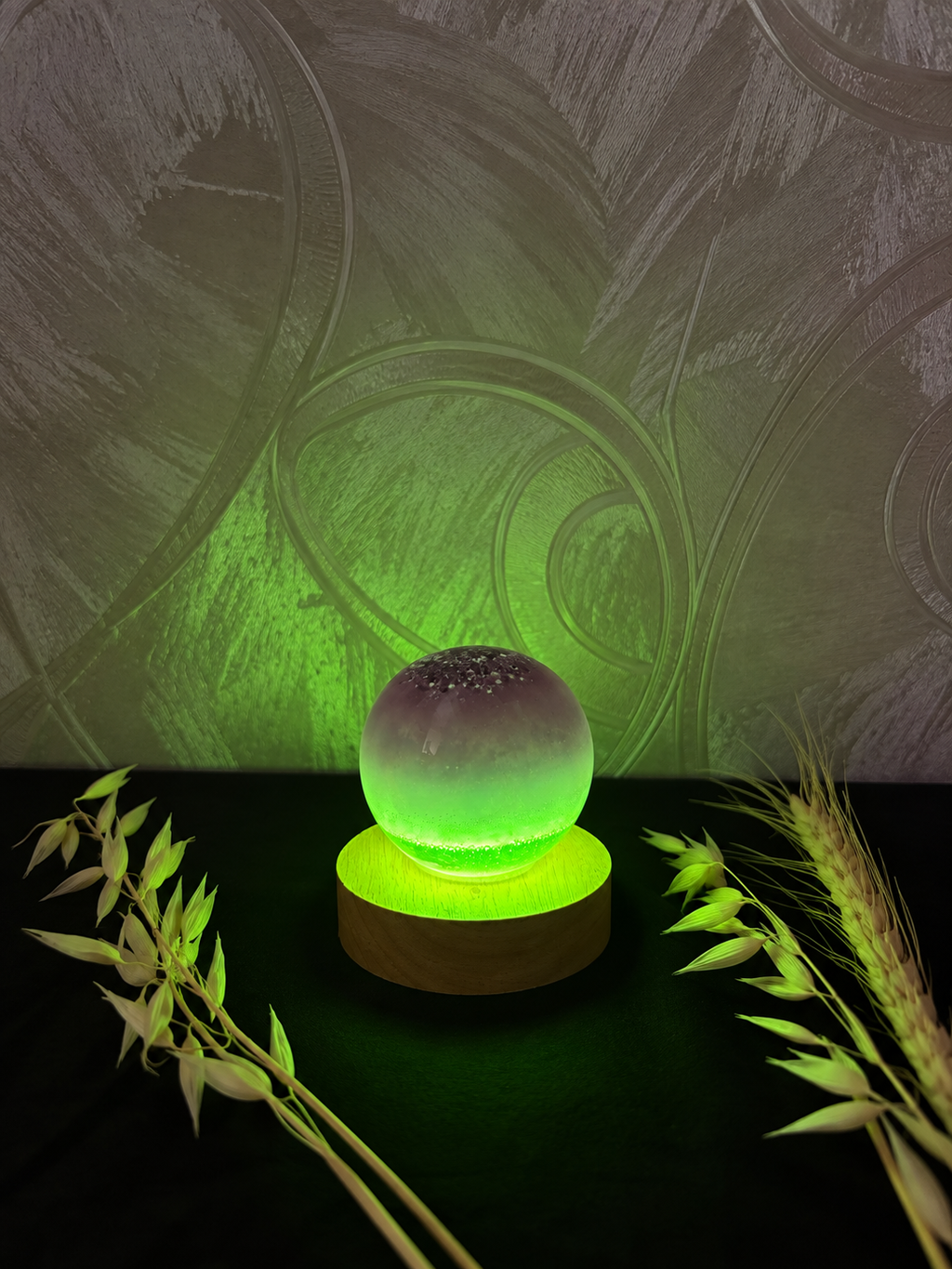 Lampe LED violette pailletée